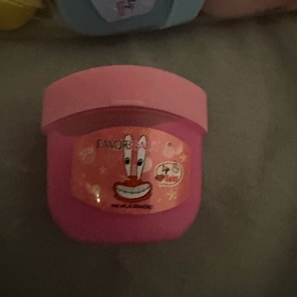 Lipgloss - Picture 3 of 4